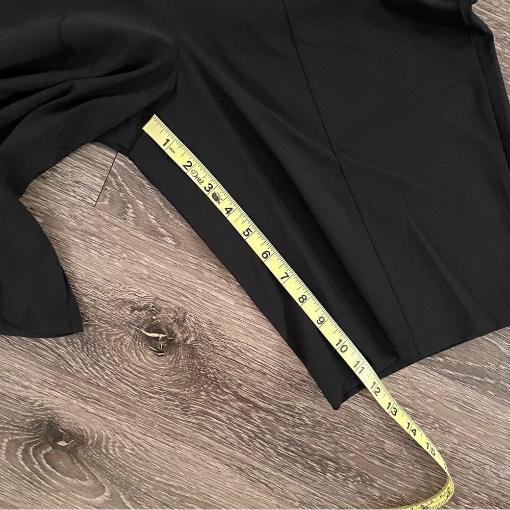 Athleta Brooklyn Bermuda shorts - Picture 6 of 7